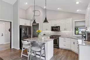 203 Vista Cir, River Falls, WI 54022 - Photo 6