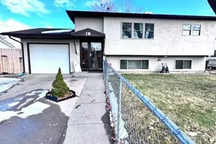 10 Barclay Dr, Pueblo, CO 81005 - Photo 1