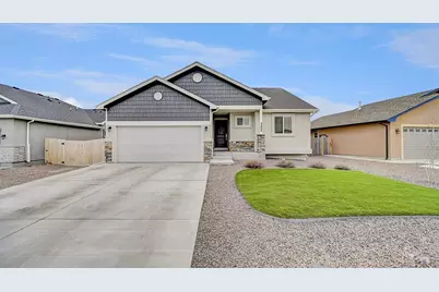 2404 Sunrise Ln, Pueblo, CO 81008 - Photo 1