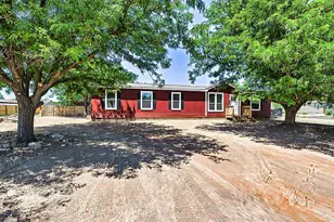 882 S Tolstoi Dr, Pueblo West, CO 81007 - Photo 1