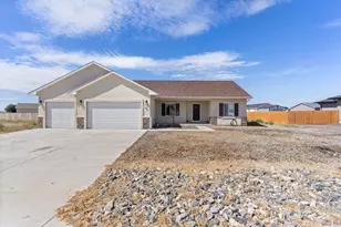 822 E Cabaret Dr, Pueblo West, CO 81007 - Photo 1