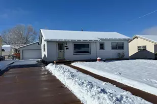 2011 Hollywood Dr, Pueblo, CO 81005 - Photo 1