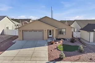 2218 Cliffmoor Ln, Pueblo, CO 81008 - Photo 1