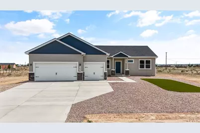 562 N Bayview Dr, Pueblo West, CO 81007 - Photo 1
