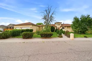 59 Altadena Dr, Pueblo, CO 81005 - Photo 1