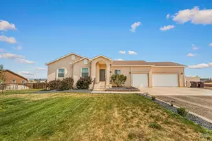 1165 W Meadowmoor Dr, Pueblo, CO 81007 - Photo 1