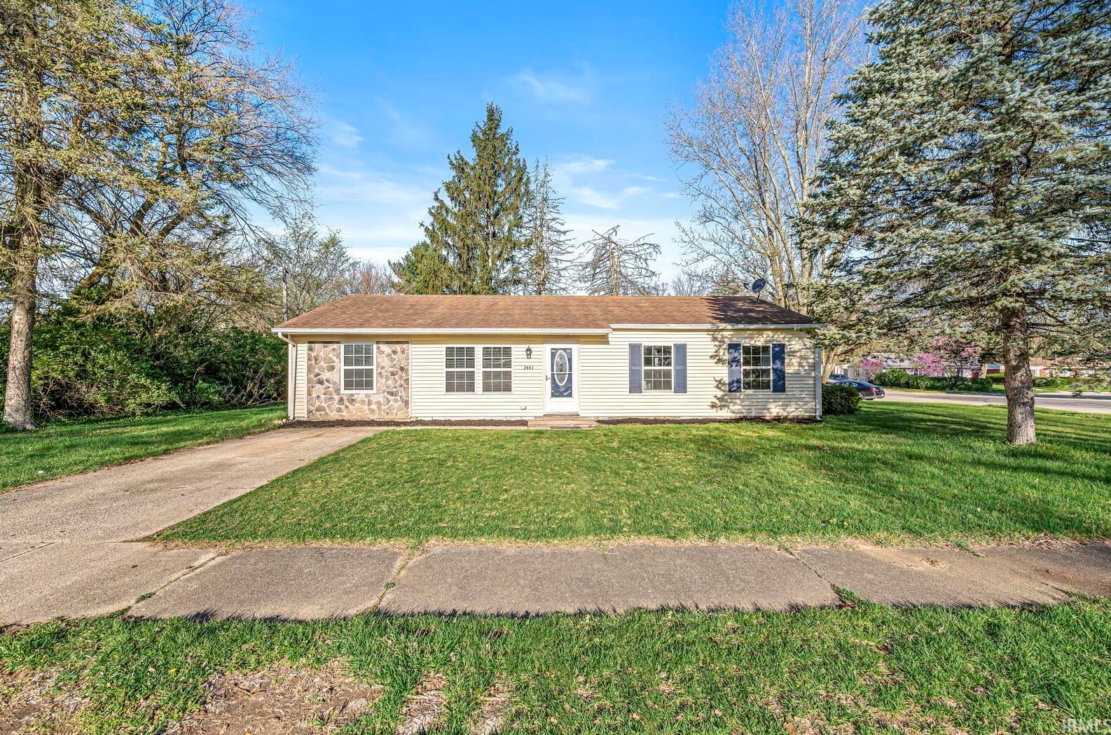 3441 Parkview St, South Bend, IN 46628-3817