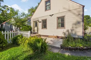1421 N Brookfield St, South Bend, IN 46628 - Photo 2