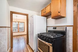 1601 Magnolia St, South Bend, IN 46613 - Photo 6