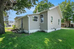 128 W 7th St, Rochester, IN 46975 - Photo 16