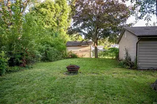 218 Kenyon Ave, Elkhart, IN 46516 - Photo 4