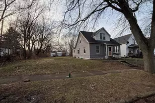 1819 S Scott St, South Bend, IN 46613 - Photo 2