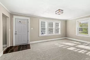 307 E Indiana Ave, South Bend, IN 46613 - Photo 6