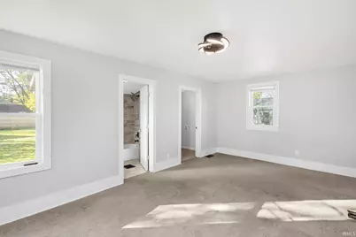 918 W Lasalle Avenue, South Bend, IN 46601 - Photo 6