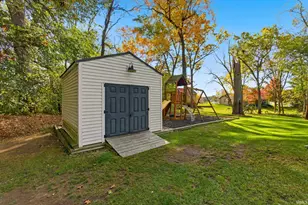 22722 Fair Oaks Ct, Elkhart, IN 46514 - Photo 6