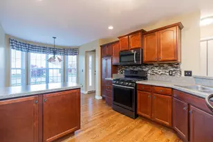 103 Livingston Bay Ct, Mishawaka, IN 46544 - Photo 2