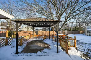 1350 Providence Ct, Mishawaka, IN 46544 - Photo 6