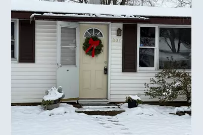 807 W Lowell Avenue, Mishawaka, IN 46545 - Photo 2