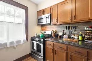 302 Walsh St, South Bend, IN 46617 - Photo 6