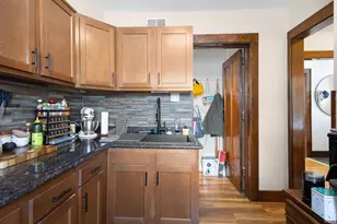302 Walsh St, South Bend, IN 46617 - Photo 8