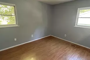 1327 Northlea Dr, South Bend, IN 46628 - Photo 8