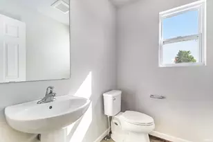 405 Somerfield Dr, Lakeville, IN 46536 - Photo 6