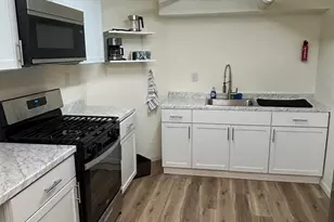 403 Lincoln Wy, South Bend, IN 46601 - Photo 2