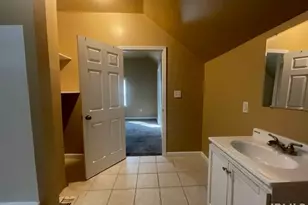 411 Studebaker St, South Bend, IN 46628 - Photo 28