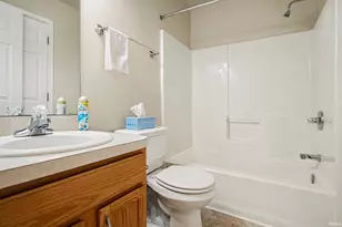 4438 Field Gate Dr, South Bend, IN 46628 - Photo 14