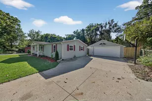 56819 Raider Dr, Elkhart, IN 46516 - Photo 2