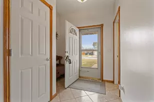 401 Sutton Ave, Kouts, IN 46347 - Photo 4