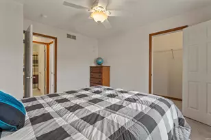 401 Sutton Ave, Kouts, IN 46347 - Photo 22