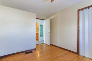 205 E Jennings Ave, South Bend, IN 46614 - Photo 18