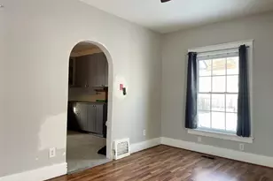 918 W 4th St, Mishawaka, IN 46544 - Photo 8
