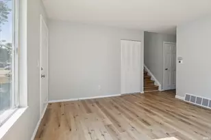 1529 Hampton Ct, Mishawaka, IN 46544 - Photo 4