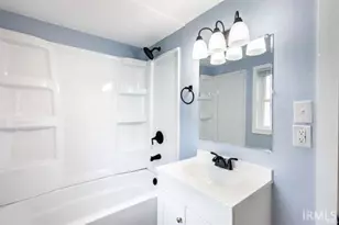 1105 Queen St, South Bend, IN 46616 - Photo 10