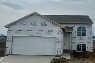 50719 Hunters Edge Dr, Elkhart, IN 46514 - Photo 2