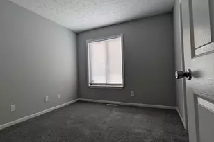 219 E Clarinet Blvd, Elkhart, IN 46516 - Photo 8
