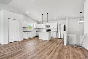 1326 Keady Ct, South Bend, IN 46614 - Photo 4