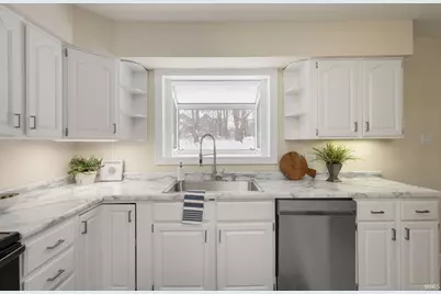 53160 Nadine Street, South Bend, IN 46637 - Photo 6