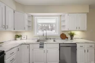 53160 Nadine St, South Bend, IN 46637 - Photo 6