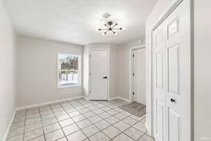 56660 Crescent Dr, Osceola, IN 46561 - Photo 12