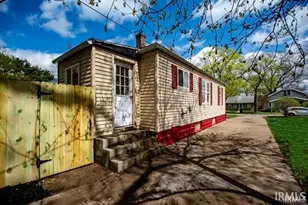 1937 Johnson St, South Bend, IN 46628 - Photo 2