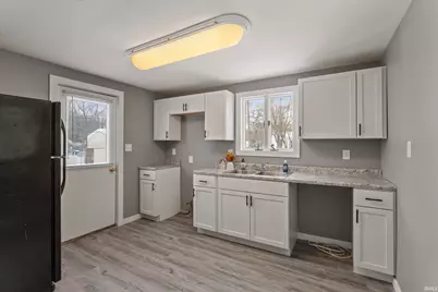 52128 Helmen Avenue, South Bend, IN 46637 - Photo 6