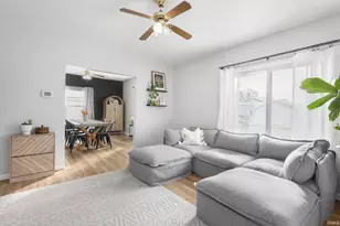 1016 Division St, Mishawaka, IN 46545 - Photo 2