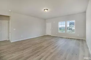 50613 Hunters Edge Dr, Elkhart, IN 46514 - Photo 2