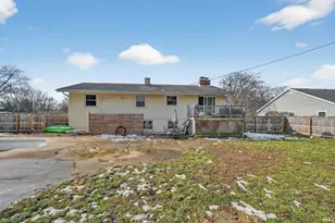 1558 N Bay Dr, Elkhart, IN 46514 - Photo 32