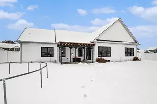 404 W Daybreak Dr, Lakeville, IN 46536 - Photo 24