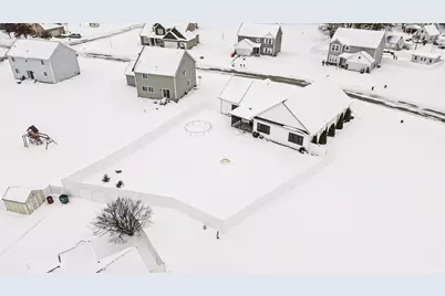 404 W Daybreak Drive, Lakeville, IN 46536 - Photo 26