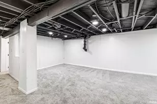 626 E Irvington Ave, South Bend, IN 46614 - Photo 24